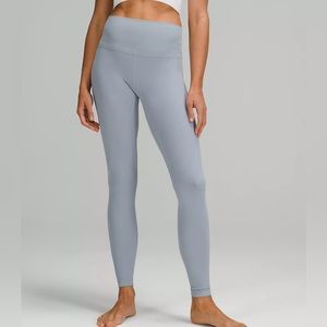 lululemon Align™ High-Rise Pant 28"
Size 6. Perfect condition.